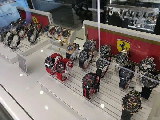 Helios Watch Store - By Titan